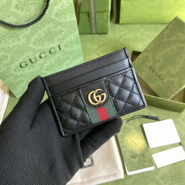 配全套原厂绿盒包装 G家最新卡包到货 也可作为卡包使用 是品牌主推的一款实用设计单品 经典gg图案是品牌在30年代开始使用的标志性元素之一 历经近一个世纪的发展 - 点击图像关闭