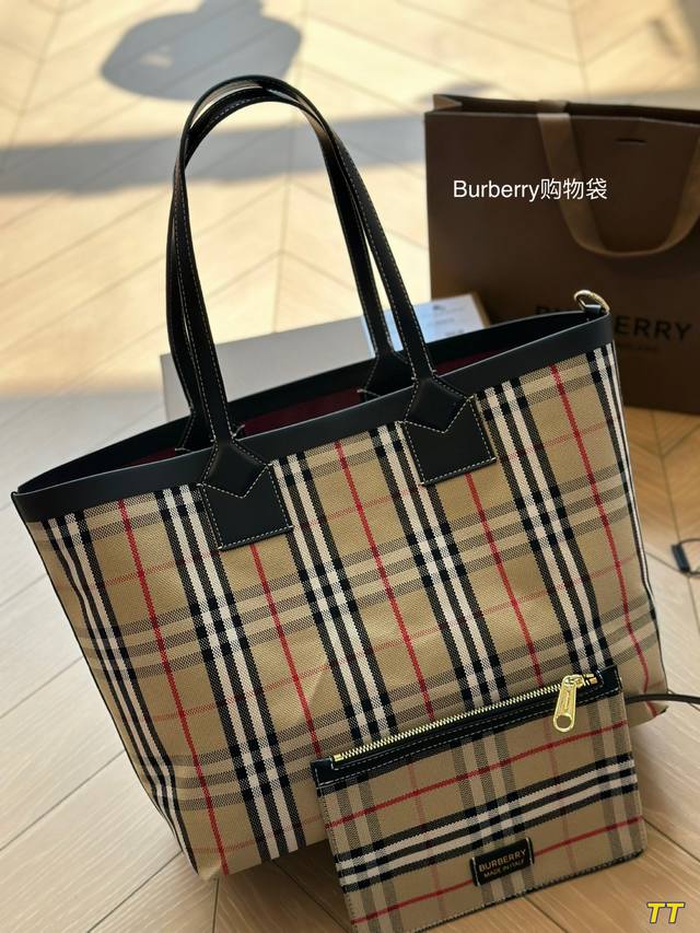 Burberry购物袋 赠送小包包 尺寸35*29Cm 容量很nice 满足日常需求