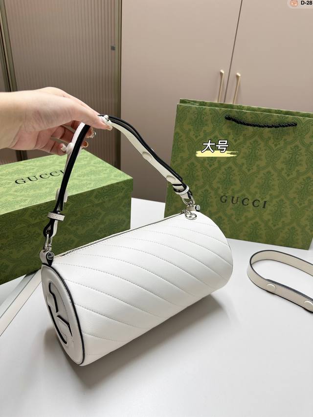 大 酷奇枕头包 Gucci古奇新品圆筒包 推荐自留 超百搭的一款 D-28尺寸25.13.14 21.7.10配盒
