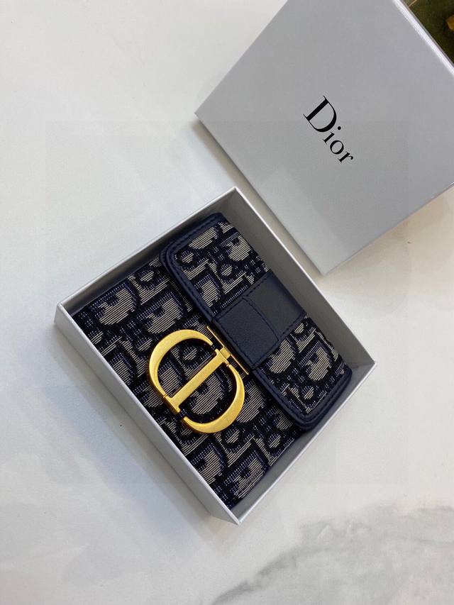 Dior 专柜新款女士钱包 三折款 原版帆布配顶级羊皮 原版质量做工 小身躯 大容量 超级美哦 专柜藏蓝色