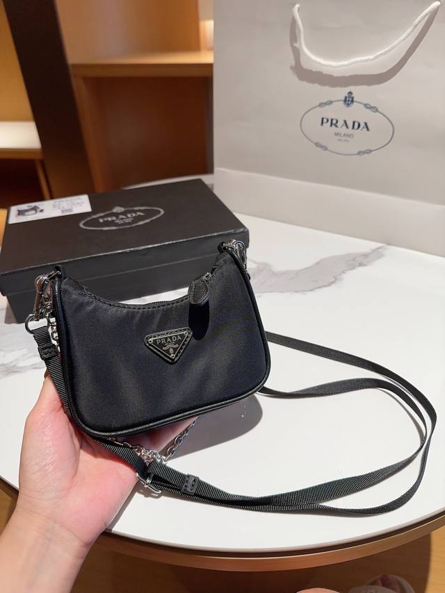 普拉达 Prada 超迷你mini 防水布腋下包 链条包 尺寸 17 礼盒包装