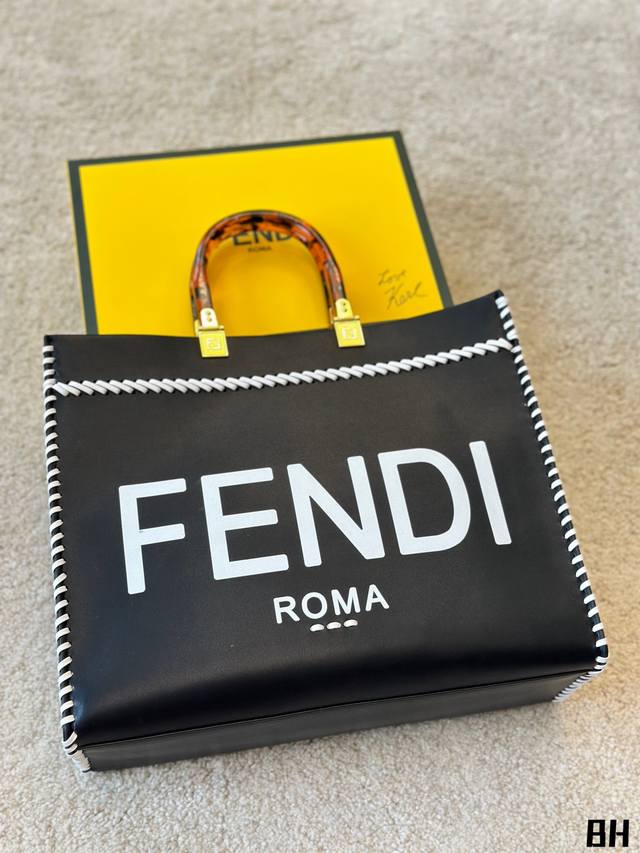 尺寸 35*31Cm F家 Fendi Peekabo 购物袋 经典的tote造型 编织托特包