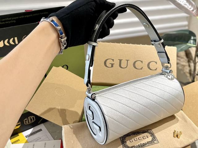 小号 礼盒包装 Gucci古奇新品圆筒包 推荐自留 超百搭的一款 尺寸20
