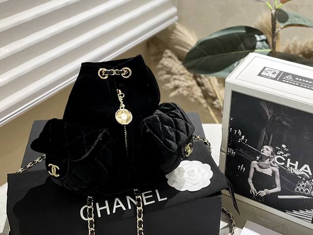 原厂丝绒定制 Chanel 金币 Mini 双肩包 丝绒的搭配很适这季节 复古氛围感瞬间拉满 尺寸16.18Cm