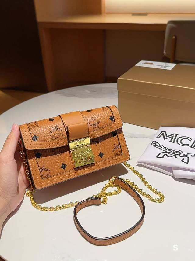 Mcm Tracy 经典迷你mini链条包单肩斜挎包 尺寸18Cm 礼盒包装