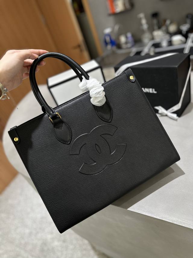 纯皮 Fendi Dior Chanel 托特包 经典黑色 高级感爆棚 Cerf包型可以装下整个世界 耐磨又有质感 尺寸35Cm