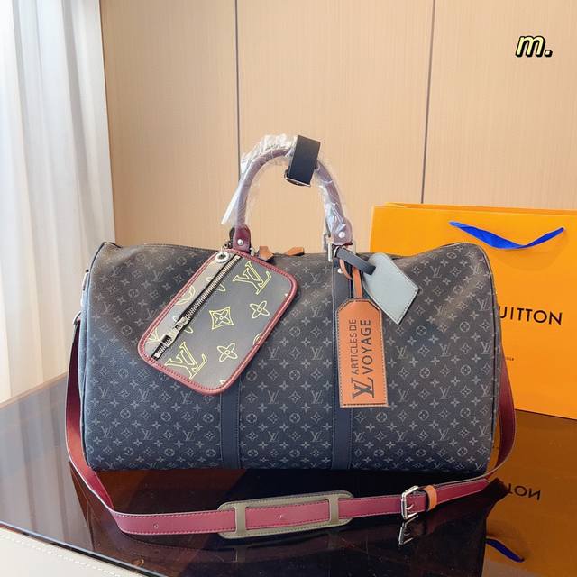 Louis Vuitton Lv 拼色 四合一 Keepall 旅行袋m56855 旅行包 一只帅气能装的旅行袋 时尚爆发款火热来袭 经典设计大气可观男女通用款
