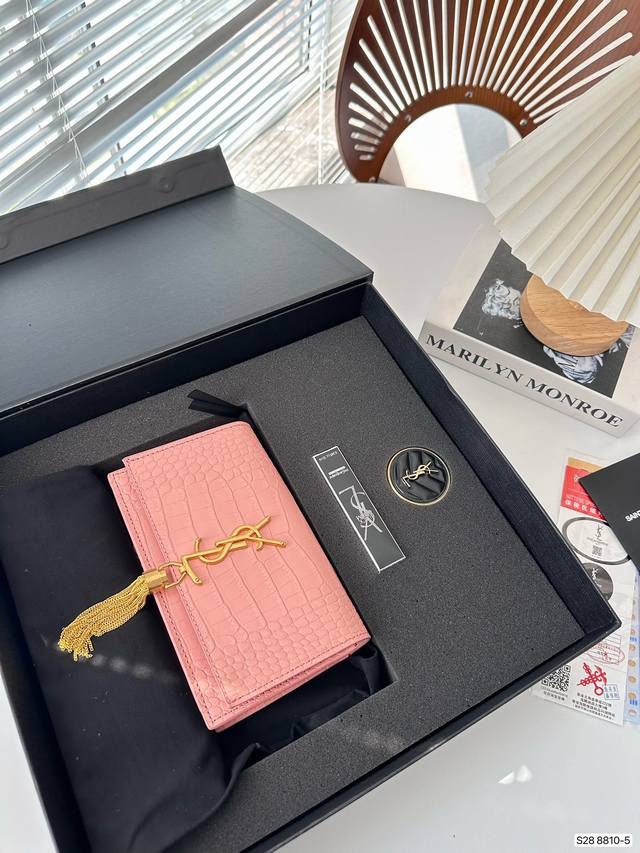 配折叠盒子 圣罗兰套盒 圣罗兰信封链条包 香水气垫 情人节礼物帮你选好了 尺寸 19 12 货号8810-5