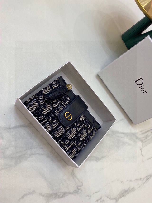 Dior香专柜爆款 女士钱包 两折款 顶级球纹 自带独立卡包 卡位多 超薄款 1:1原单品质 简单百搭 超薄款 超级美哦 12 9