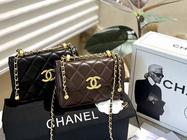 头层皮 纯皮 礼盒包装 Chanel 双金球链条包 慵懒随性又好背 黑色 棕色 上身满满的惊喜 高级慵懒又随性 彻底心动的一只 Size 17 12Cm