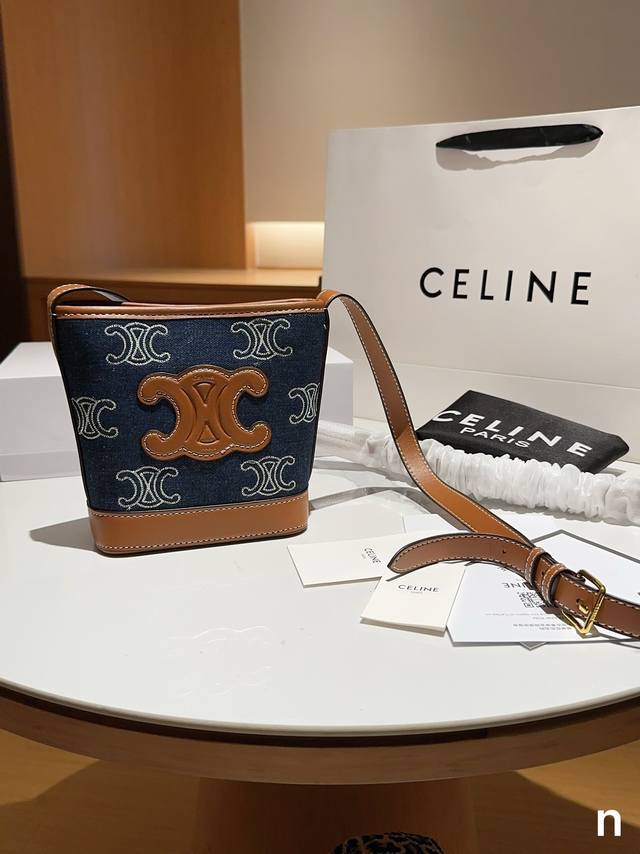 Celine 赛琳 Triomphe凯旋门牛仔丹宁水桶包 尺寸16 20 礼盒包装