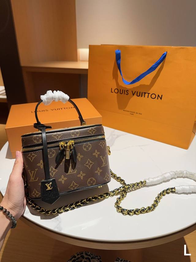 Louis Vuitton Lv路易威登 Vanity 链条包化妆包 尺寸19Cm 礼盒包装