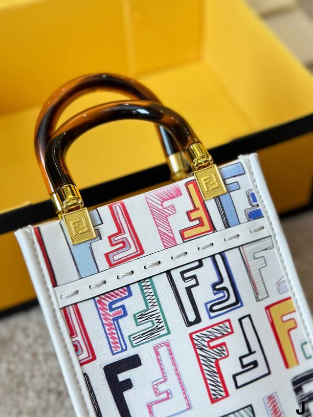彩绘 尺寸 14 18Cm F家 Fendi Peekabo 购物袋 经典的tote造型 Mini托特包