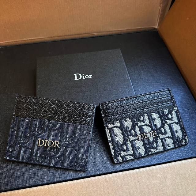 礼盒包装 Dior 原单zp质量 配专柜包装 进口小羊皮 相似度达到99.9% 2023鱼子酱系列也是最新款 数量不多 快入 - 点击图像关闭