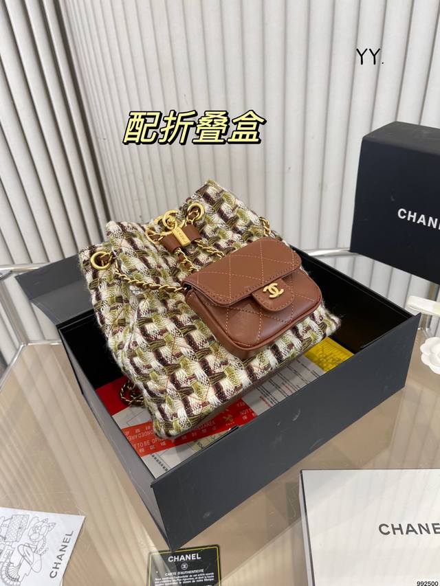 折叠盒 Chanel 二合一双肩包 香奈儿搭配很适这季节 复古氛围感瞬间拉满 尺寸22 21 - 点击图像关闭