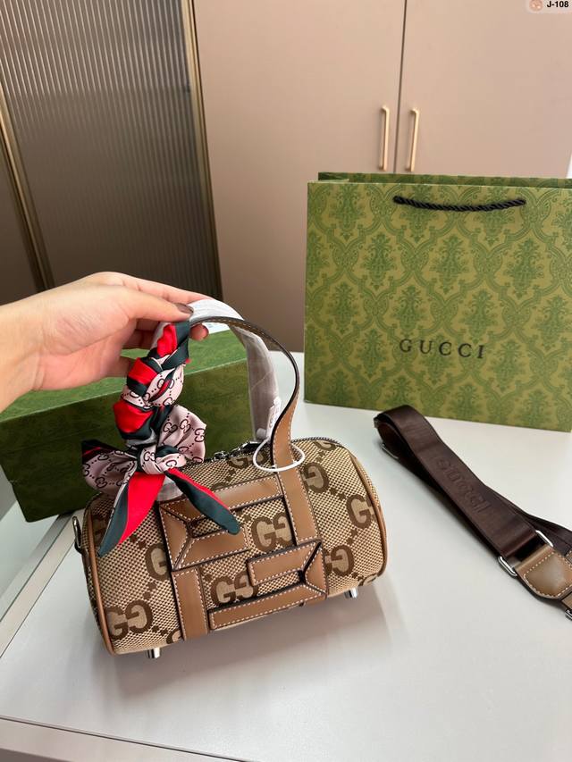 Gucci 古驰酷奇新款 枕头包fendi芬迪新款 波士顿超可愛精緻小包包一眼愛上的色系 可手拎斜清 大容量又高頻值的小包包j-108尺寸21 11 11配盒