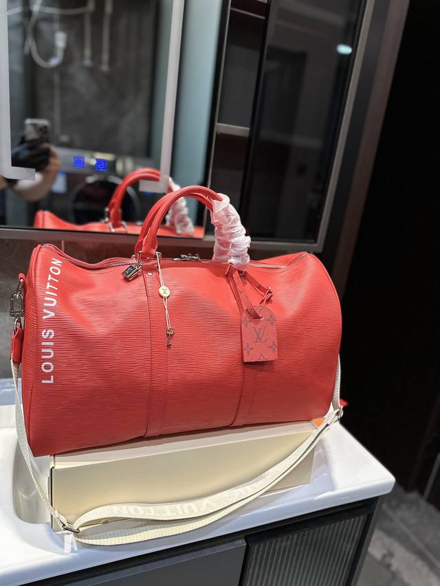 Lv 旅行袋真的超能装 出门旅行首选重点是拿起来超级飒时尚达人必备单品之一 T尺寸 50 29