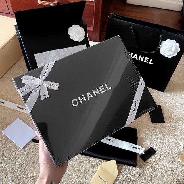 礼盒包装香奈儿 Chanel All Black 1112 Cf经典链条包 优质羊皮纹 手感超级好 原版五金 超级大牌 以华丽高贵的外形成为当下最炙手可热之作人