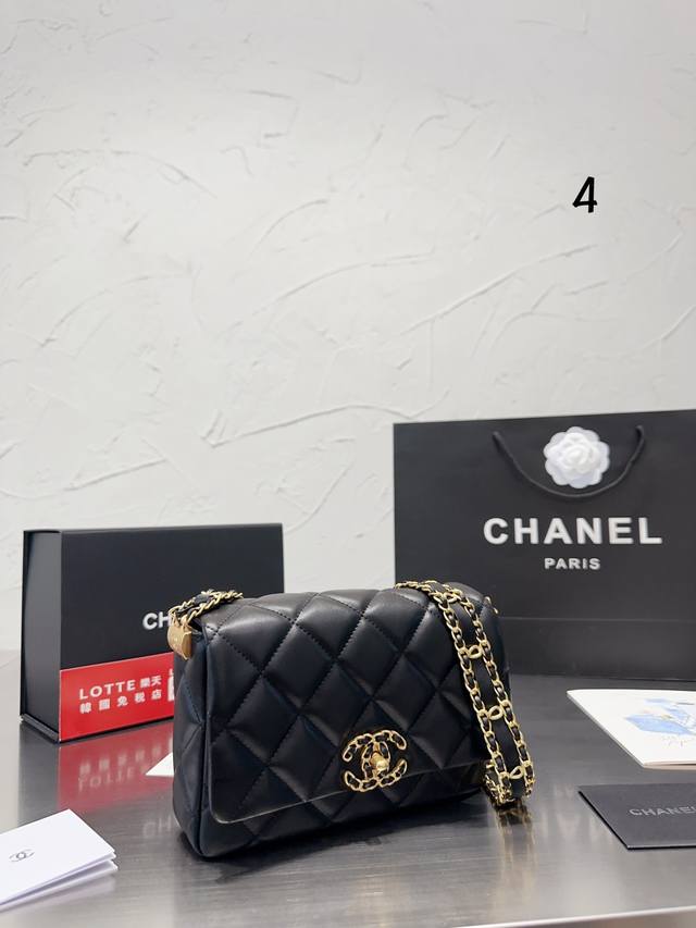 Chanel 23K链条包慵懒随性又好背 上身满满的惊喜 高级慵懒又随性 彻底心动的一只 Size 21 13Cm