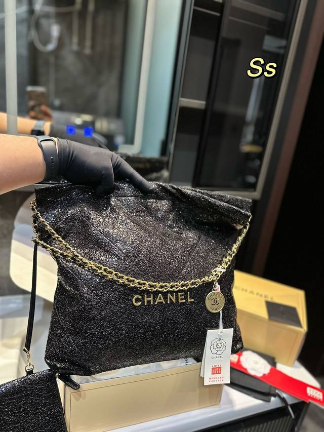 全套包装 Chanel 22Bag 更酷哦 皮料很耐造 高级感拉满 搜索 香奈儿垃圾袋尺寸39