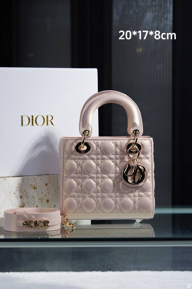 三格 四格 配高版本磨砂质感折叠礼盒 Dior 迪奥 Lady Dior戴妃包 尺寸 三格17*15*7Cm 四格20*17*8Cm
