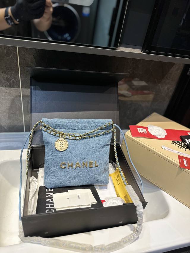 折叠礼盒 Chanel 2023Ss迷你垃圾袋#大爆款预测 天呐chanel Mini垃圾袋也太美了叭颐 预测下一个大爆款翻 好想拥有 #香奈儿垃圾袋 #Cha