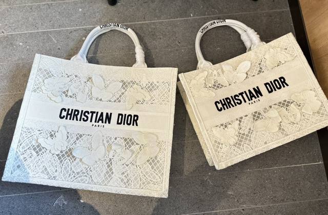 原单刺绣 折叠礼盒包装 Dior托特tote 超实用的2个尺寸 新颜色购物袋 出游必备单品 尺寸 35Cm小 41Cm大