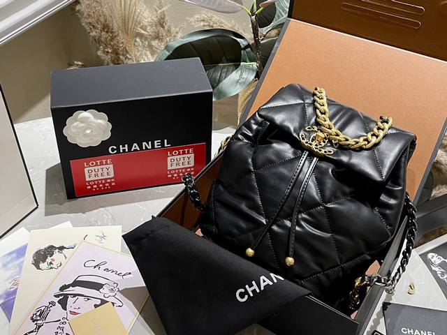 牛皮 折叠礼盒 Chanel 19 双肩包 慵懒随性又好背 上身满满的惊喜 高级慵懒又随性 彻底心动的一只 Size 22 24Cm - 点击图像关闭