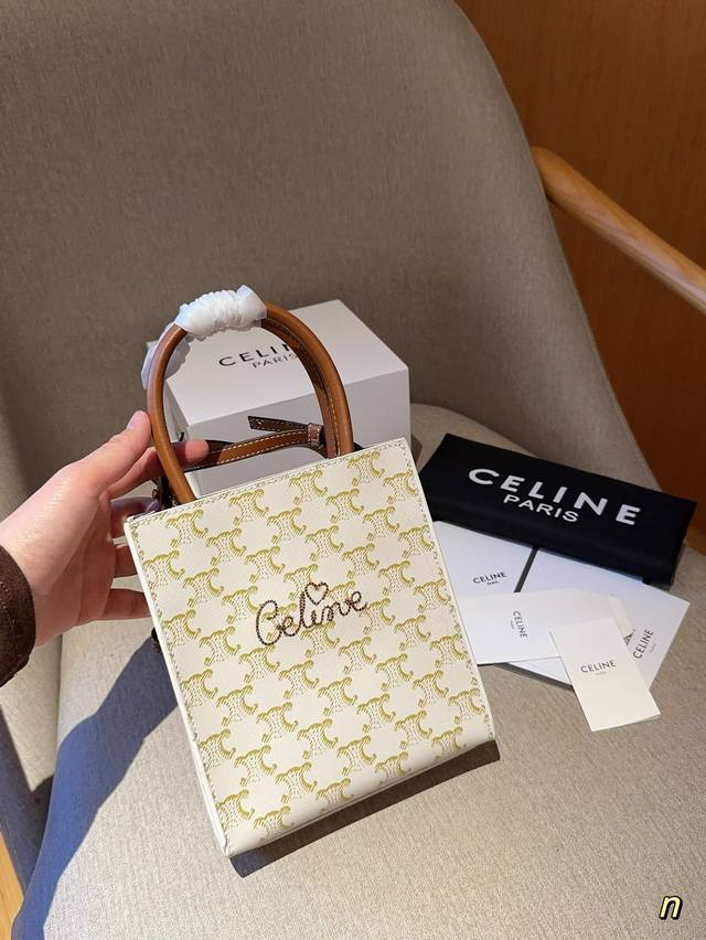 Celine 赛琳 老花琴谱包 尺寸: 17 28 礼盒包装 - 点击图像关闭
