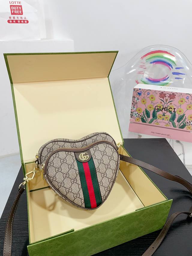 礼盒包装 Gucci 酷奇最新款 限定爱心包 新品超好看的一款 推荐 尺寸21Cm