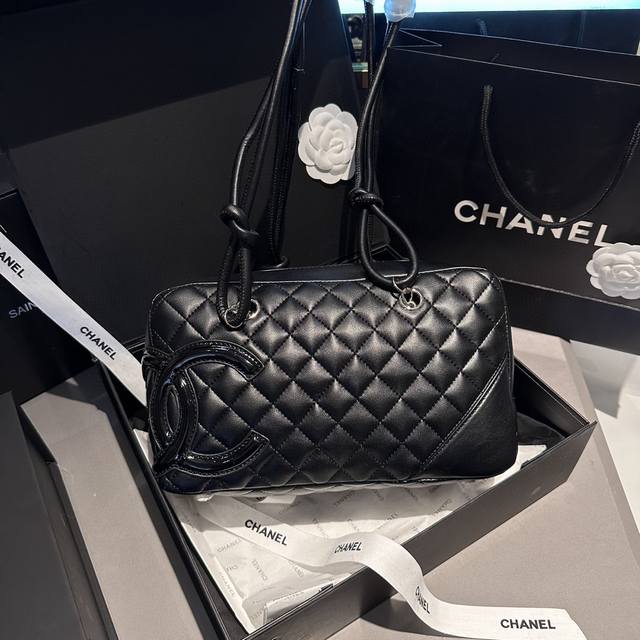 礼盒包装 Chanel 小香家 中古包香奈儿宝藏级 康鹏相机包对版细节 黑白拼色尺寸 28 - 点击图像关闭