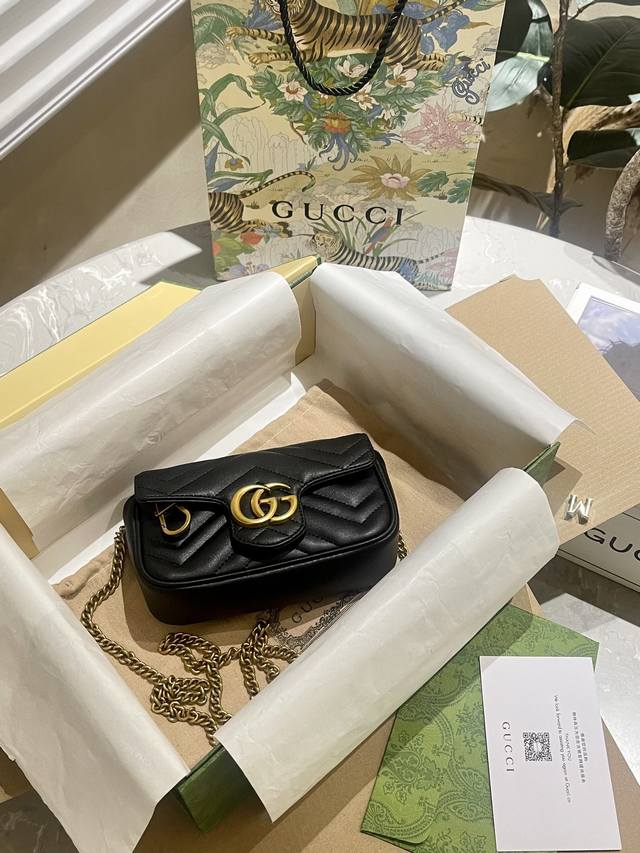 原厂皮 折叠礼盒 官网飞机箱 Gucci Marmont系列super Mini 重点 业内最低价奉上 完完全全颠覆你对品质的定义 市面版本只要擦边 原厂皮 或