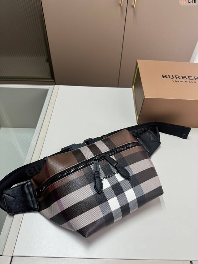 Burberry巴宝莉腰包胸包 经典标志 辨识度极高 上身绝绝子 不愧百搭时髦单品 L-15尺寸26.7.15折叠盒