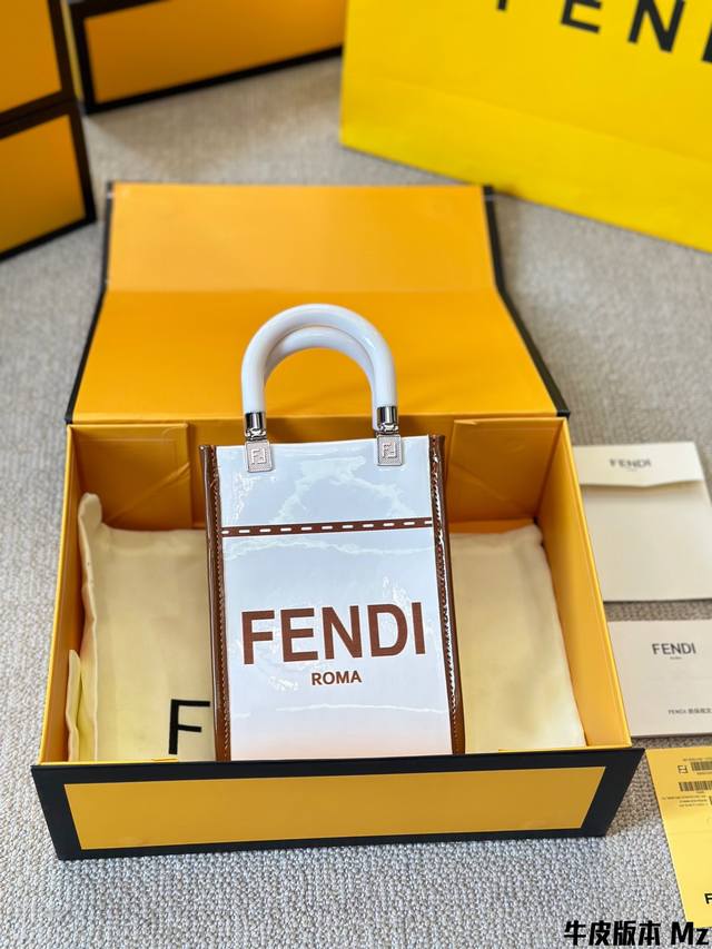 漆皮 尺寸 14 17Cm F家 Fendi Peekabo 购物袋 经典的tote造型 亮片托特包