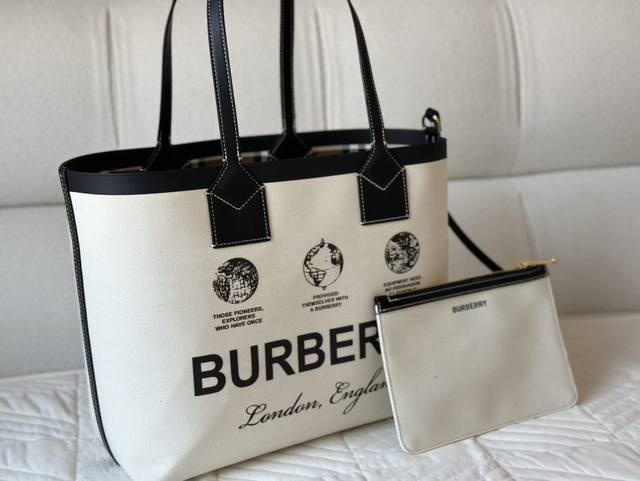 无盒 Size 36 30Cm Burberry 帆布购物袋 这款真的是太美啦 怎么背都好看 内里带小包 质量超b 进口布料