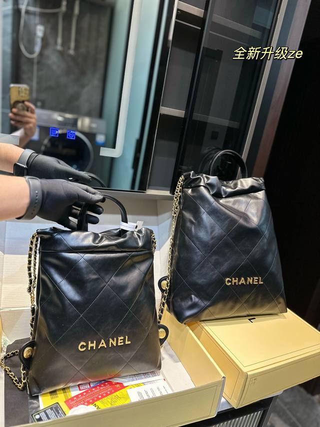 礼盒包装 Chanel 22Bag垃圾袋 最贵的 垃圾袋 不是第一眼美女但拿到手立马真香现场 上身时髦感upup 足以满足日常通勤需求 俺建议直接冲中号啊 皮质