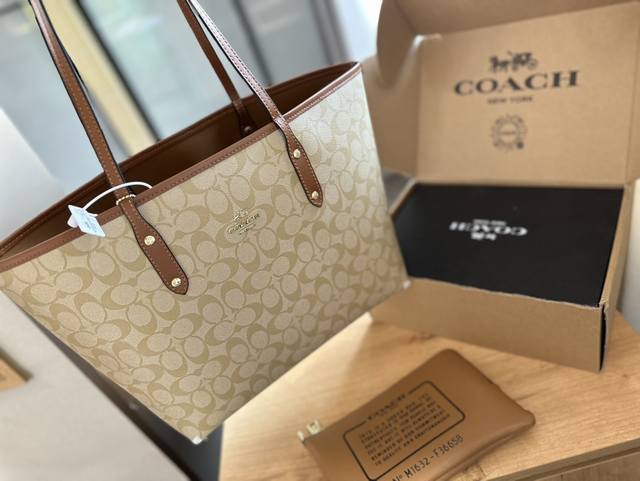 双面 礼盒包装 Coach 可以装下全世界的tote包 集美冲鸭 渠道货 蔻家奥莱托特包来咯 时尚又复古 最近老花风刮满了时尚圈 使用与时尚并存的包包就是它今年