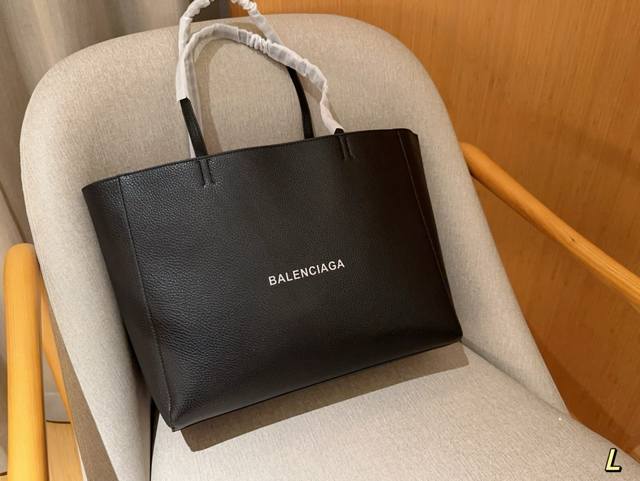 无盒 巴黎世家 Balenciaga 购物袋托特包 简单实用耐看 愈看愈好看 尺寸36 30 15 - 点击图像关闭