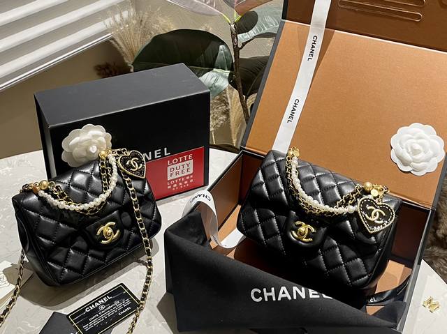 折叠礼盒 Chanel 24P 上新d2珍珠方胖子 就是我心心念念的梦中情包 复古氛围感瞬间拉满 尺寸17Cm 20Cm