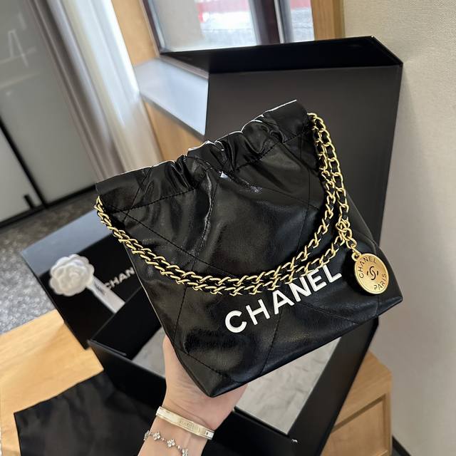折叠礼盒包装 Chanel 24P渐变 迷你垃圾袋#大爆款预测 天呐chanel Mini垃圾袋也太美了叭颐 预测下一个大爆款翻 好想拥有 #香奈儿垃圾袋 #C