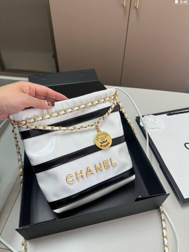 Chanel香奈儿抽绳迷你购物袋 垃圾袋中古款链条超级美 做旧鎏金复古又时尚非常百搭d-45尺寸 18.7.19折叠盒
