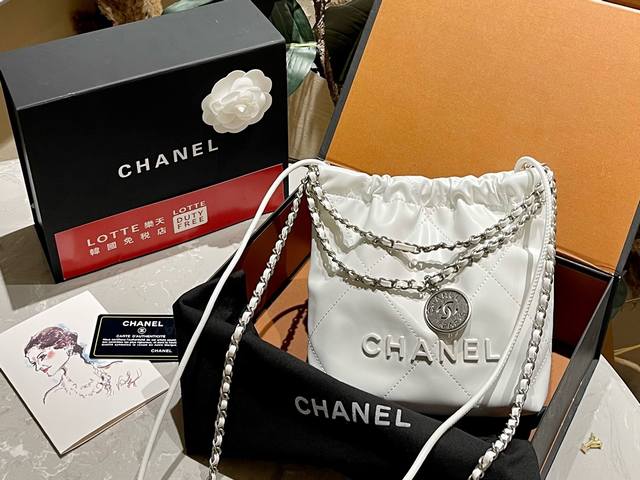 折叠礼 Chanel 24P 白雪公主 迷你垃圾袋#大爆款预测 天呐chanel Mini垃圾袋也太美了叭颐 预测下一个大爆款翻