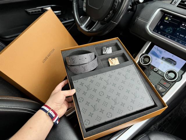 高端货 新款 “ Louis Vuitton ”Lv套盒路易威登 四色套盒 Louis Vuitton 进口配牛皮面料retro 老花 Logo 皮革徽标。高清