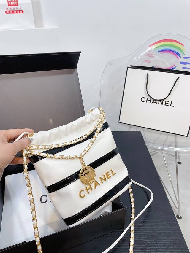 折叠礼盒包装 Chanel So Black 迷你垃圾袋#大爆款预测 天呐chanel Mini垃圾袋也太美了叭颐 预测下一个大爆款翻