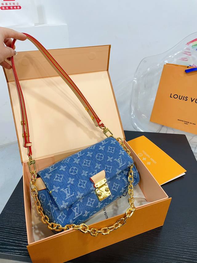 折叠礼盒 Louis Vuitton Favorite Lv牛仔 饺子包 非常低调耐看 全皮质感满满 多种背法 可盐可甜 尺寸2