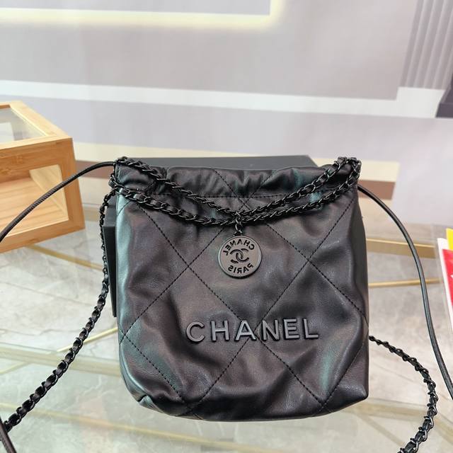 折叠礼盒包装 Chanel香奈儿抽绳迷你购物袋 垃圾袋中古款链条超级美 做旧鎏金复古又时尚非常百搭尺寸：18.7.19Dj