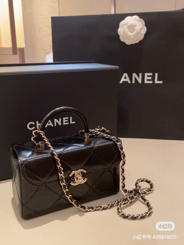 8993小号 Chanel 23K“医生包” 真的美得不像话、街头时髦感 复古高级、拥有独特魅力 方盒子造型、精致俏皮 - 点击图像关闭