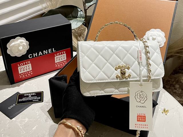 折叠礼盒 Chanel 24P钻石手柄 发财包 风琴包 慵懒随性又好背 上身满满的惊喜 高级慵懒又随性 彻底心动的一只 - 点击图像关闭