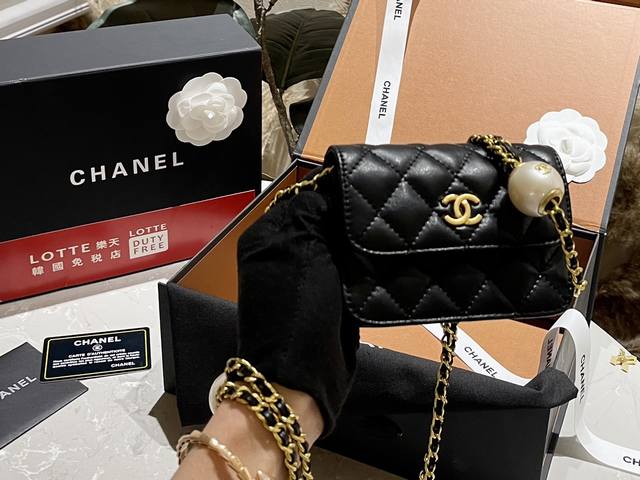 原厂皮 折叠礼盒 Chanel 24Ss 珍珠调节扣 Mini 腰包 小废包 慵懒随性又好背 上身满满的惊喜 高级慵懒又随性 D