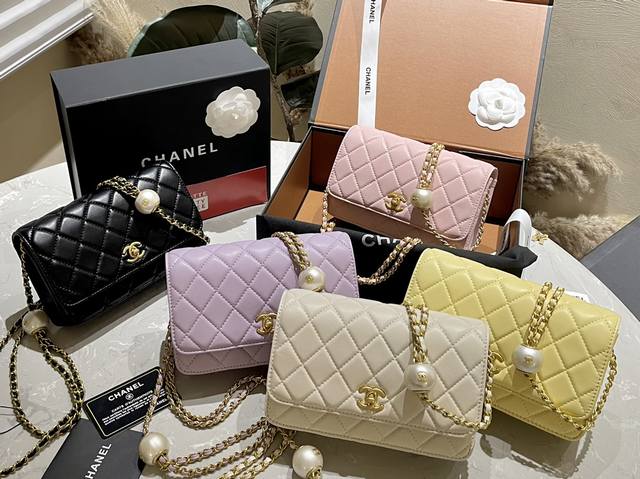 原厂皮 折叠礼盒 Chanel 24Ss 珍珠调节扣 发财包 慵懒随性又好背 上身满满的惊喜 高级慵懒又随性 彻底心动的